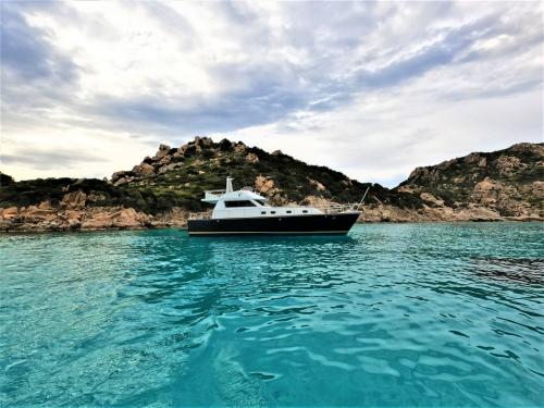 <p>Boat sails in the Archipelago of La Maddalena throughout the day with stops</p><p><br></p>
