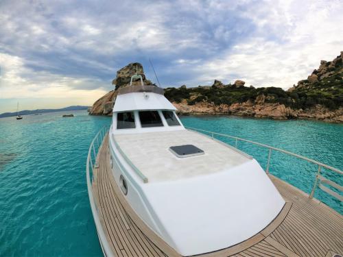 Tour with stops and lunch in the Archipelago of La Maddalena