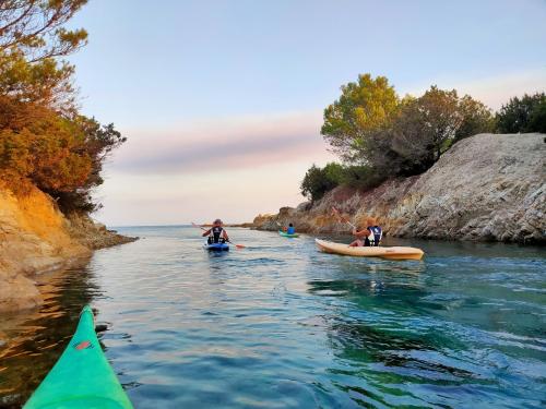 Escursione in kayak al tramonto