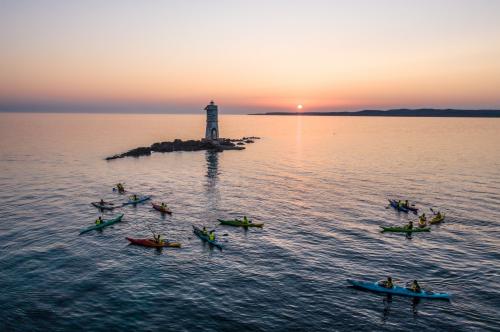 Escursione al tramonto in kayak a Sant'Antioco