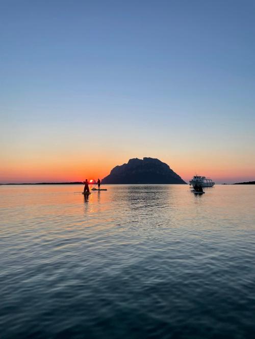 Lever du soleil à Tavolara en SUP