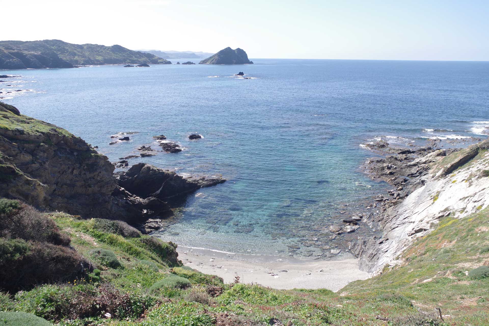 Hidden beach that can be visited during a trekking excursion in Nurra