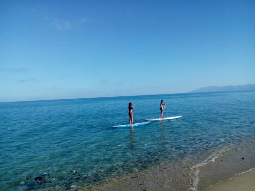 SUP Mädchen im Meer von Orosei