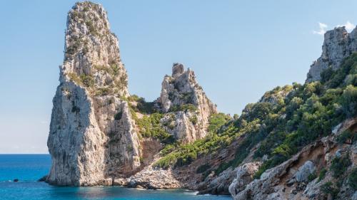 Foto panoramica Pedra Longa nella costa est