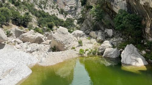 Ausgang der Donini-Höhle im Supramonte di Urzulei