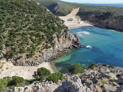 Panoramica di Cala Domestica durante tour Miniere nel Blu