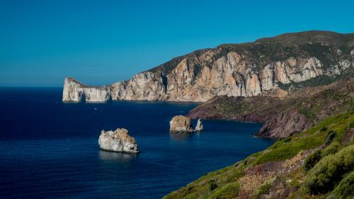 Panoramica dei faraglioni nel territorio di Buggerru