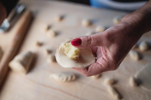 Demonstration of the typical Sardinian pasta workshop guide in Lollove