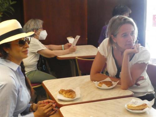 <p>Typisches Cagliari Frühstück während der Essenstour mit Guide</p><p><br></p>