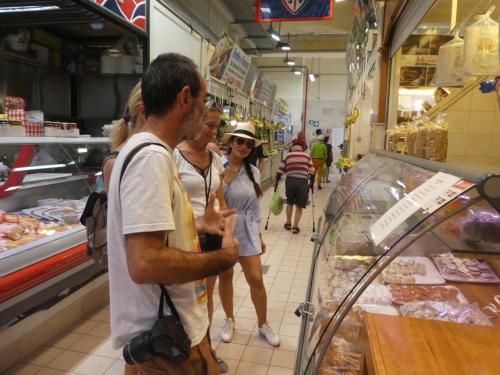 <p>Guide illustrates the typical products of the tradition in Cagliari during a walk through the city</p><p><br></p>