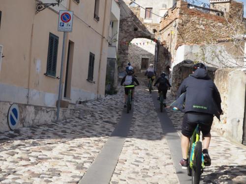 Wanderer wohnen mit E-bike-Vermietung in Sardinien