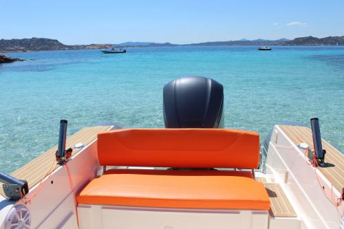 Excursion aboard a dinghy between the islands of the Archipelago of La Maddalena or Corsica