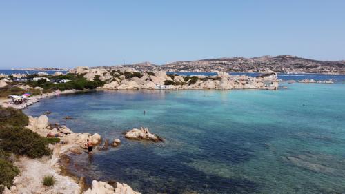 Mar cristalino del archipiélago de La Maddalena