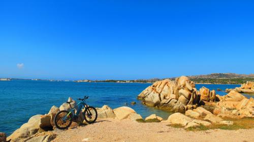Guided bike tour to the Archipelago of La Maddalena