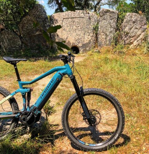 Guided bike tour between Monti and Calangianus