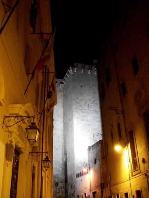Visita tra miti e leggende sui fantasmi con passeggiata al quartiere Castello a Cagliari