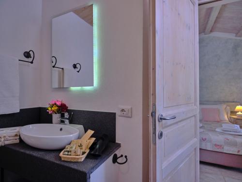 <p>Badezimmer einer Unterkunft in einem Bauernhof in Gallura</p>