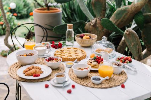 Colazione fresca e sana servita durante soggiorno a Olbia