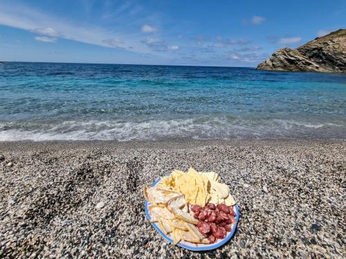 <p>Typical Sardinian aperitif served during a guided tour of the beaches of north-west Sardinia</p><p><br></p>