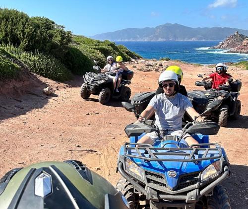 <p>Geführte Quad-Tour in Alghero mit Panoramablick auf das kristallklare Meer</p><p><br></p>