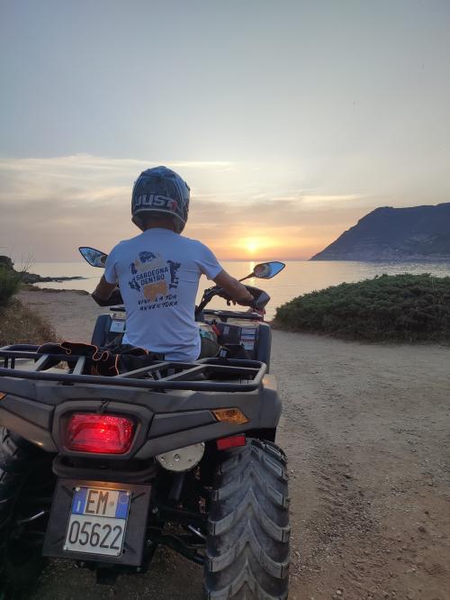 <p>Excursión en quad al atardecer en el territorio de Alghero</p><p><br></p>