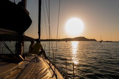 Tramonto prospettiva barca a vela Golfo dell'Asinara