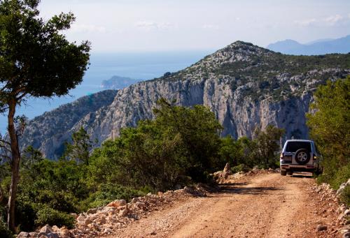 Excursion en 4x4 avec guide à la découverte de l’Ogliastra entre Baunei et Golgo