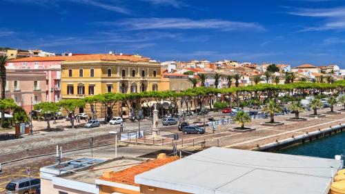 <p>Port et maisons de Carloforte</p><p><br></p>