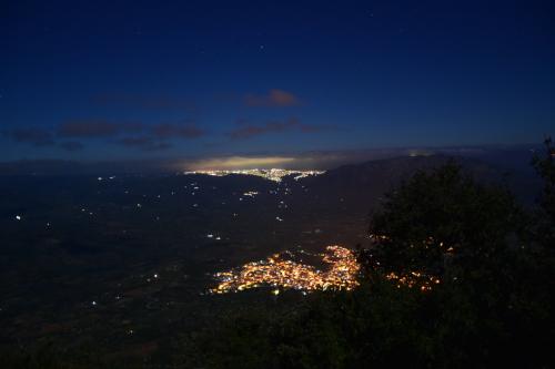 Vista panoramica dopo il tramonto dal Monte Corrasi