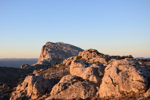 Escursione di trekking sul Monte Corrasi al tramonto