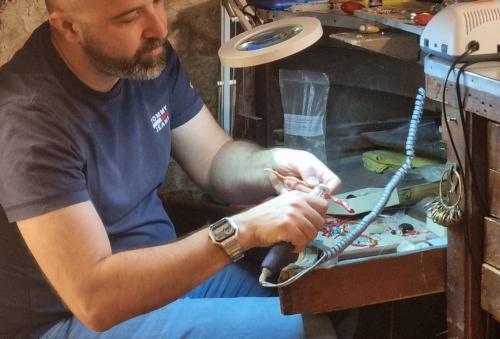 <p>Visit of a craftsman from Alghero who shows the local red coral working during a guided tour</p><p><br></p>