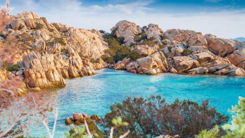 <p>Cala Coticcio à Caprera pendant le tour en bateau</p><p><br></p>