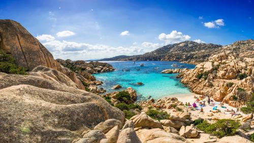 <p>Plage de Cala Coticcio à Caprera</p><p><br></p>