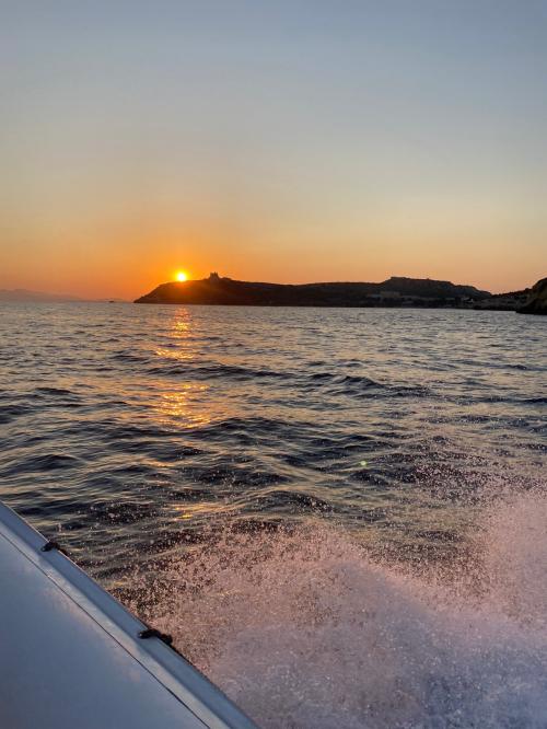 puesta de sol en el golfo de Cagliari