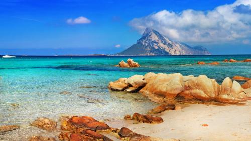 <p>Turquoise sea in front of the island of Tavolara</p><p><br></p>