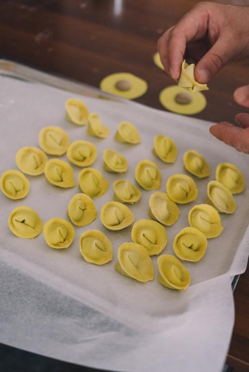 <p>Type de pâtes sardes traditionnelles préparées pendant l’atelier de cuisine à Olbia</p><p><br></p>