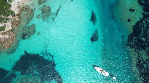 Barco en el Archipiélago de La Maddalena