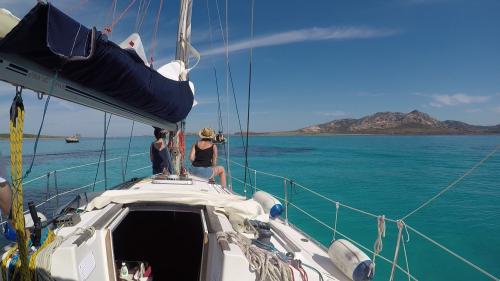 <p>Sailing boat sails to the island of Asinara</p><p><br></p>