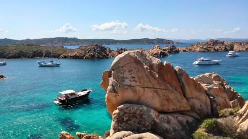 Mare cristallino in cui fare snorkeling nel sud della Corsica