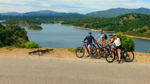 Blick auf die Flumendosa während des E-Bike-Ausflugs