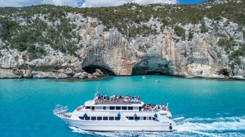 <p>Excursion d’une journée dans le golfe d’Orosei en bateau à moteur</p><p><br></p>