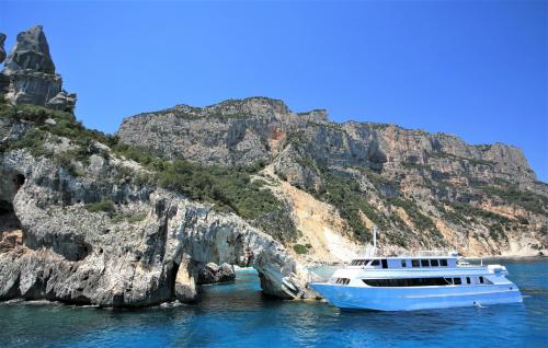 <p>Excursion d’une journée dans le golfe d’Orosei en bateau à moteur</p><p><br></p>