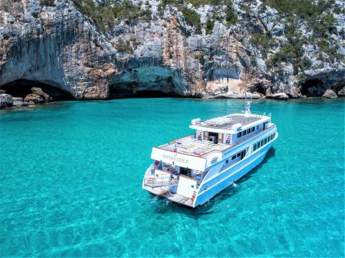 Tour tra le spiagge con mare cristallino del Golfo di Orosei