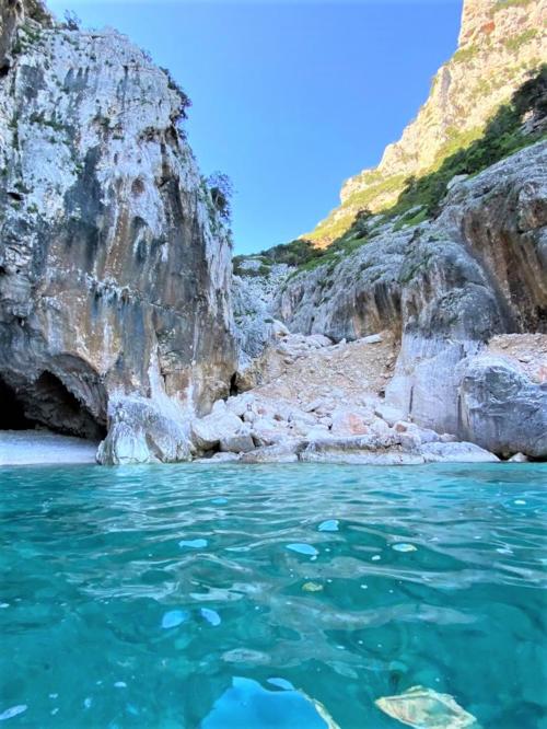 Cove in the Gulf of Orosei with turquoise sea to stop at during dinghy tours