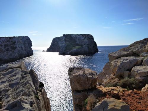Panorama del mar en la zona de Alghero desde el Parque de Porto Conte