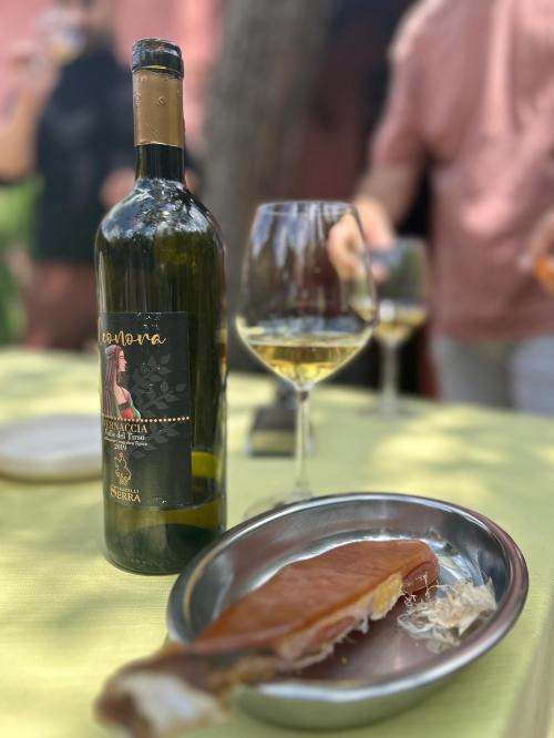 White wine with tasting at a farm in the Oristano area
