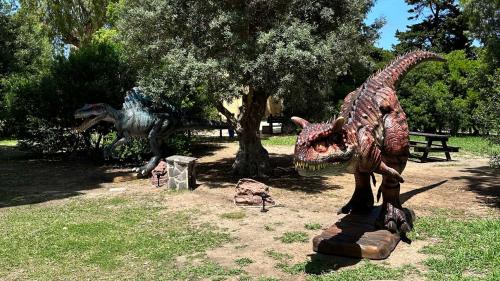 Dinosauro della mostra Alguerex a Casa Gioiosa
