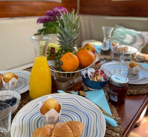 Desayuno en barco en Alghero