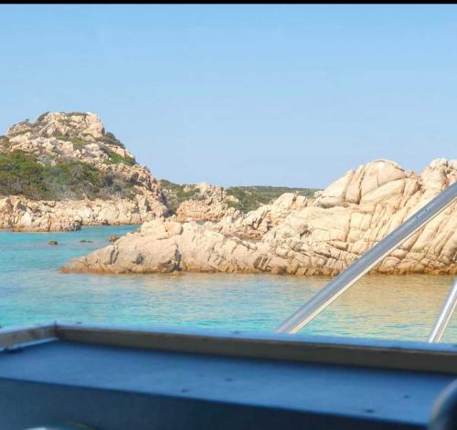 Panorama der Costa Smeralda vom Boot Francesca aus gesehen