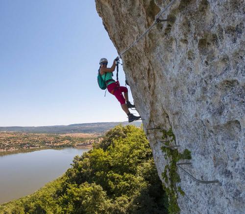 Momenti in escursione lungo la via ferrata della regina